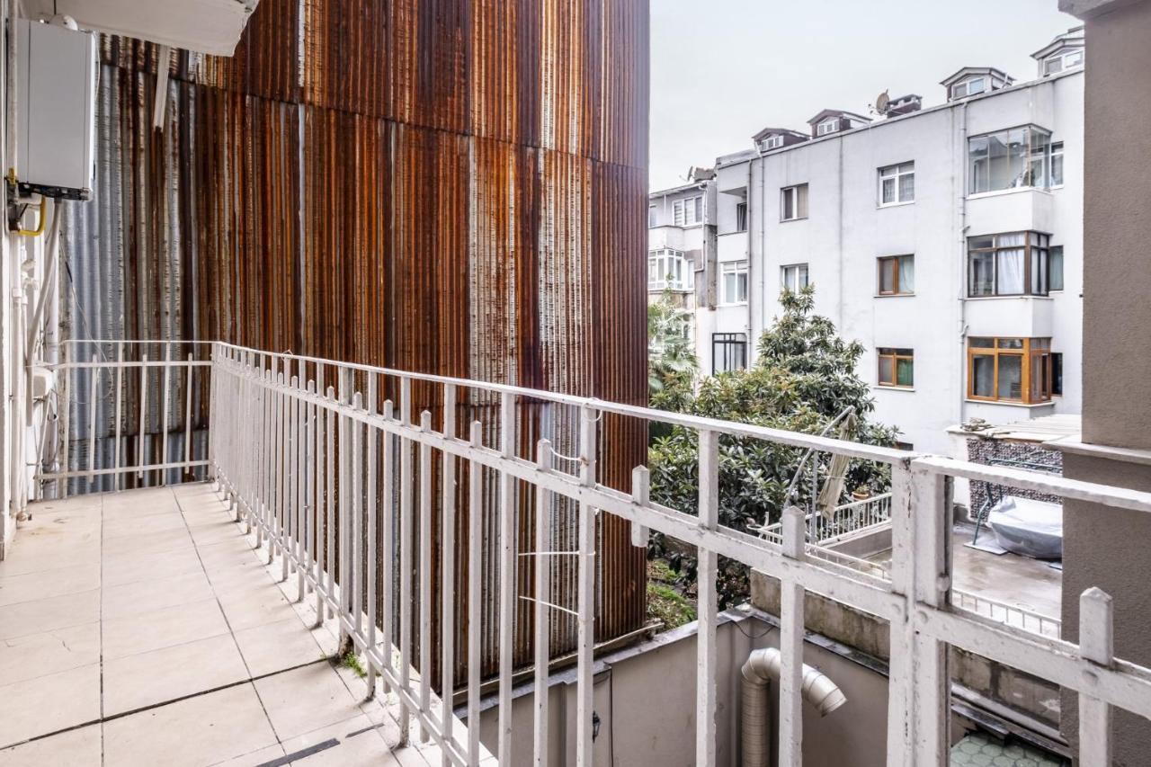 Centrally Located Apartment With Balcony In Sisli Истанбул Екстериор снимка